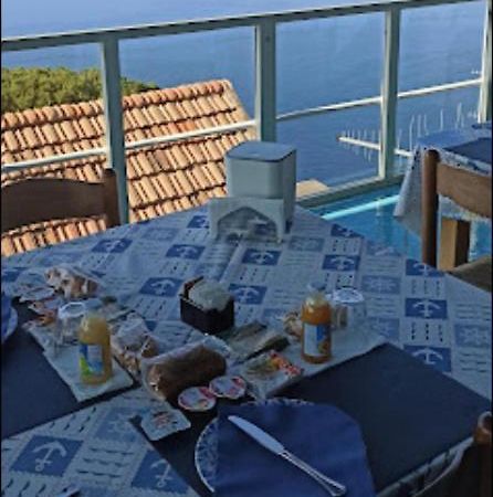 フローレ La Vela Bed & Breakfast エクステリア 写真